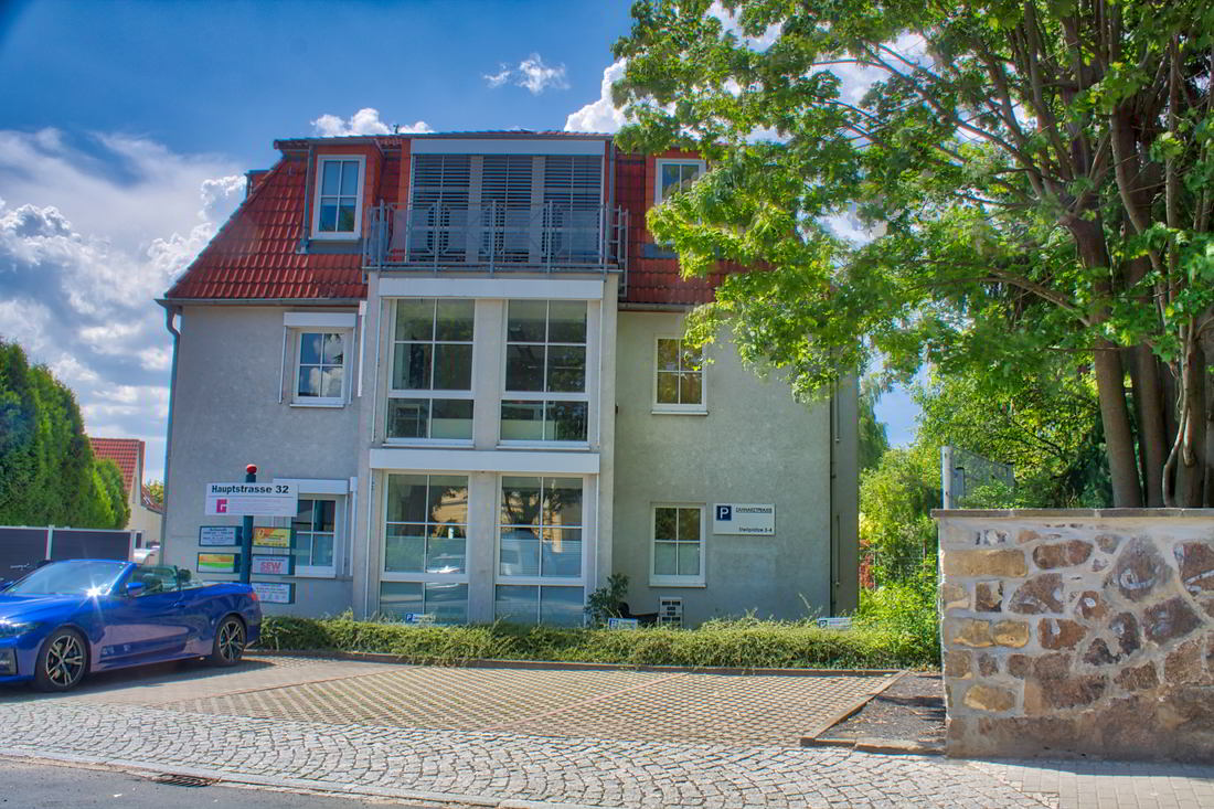 Implantologisch ttige Zahnarztpraxis